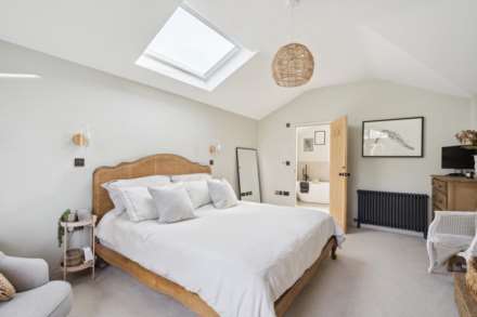 Chestnut End, Halton, Image 21