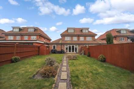 Weston Turville, Image 2