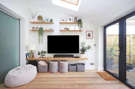 Longfield Road, Tring, Image 2
