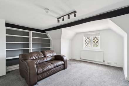 High Street, Tring, Image 10