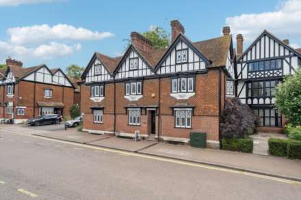 High Street, Tring, Image 15