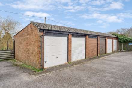 Church Hill, Cheddington, Image 14