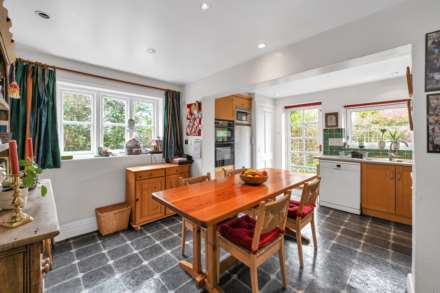 Tring, Image 9
