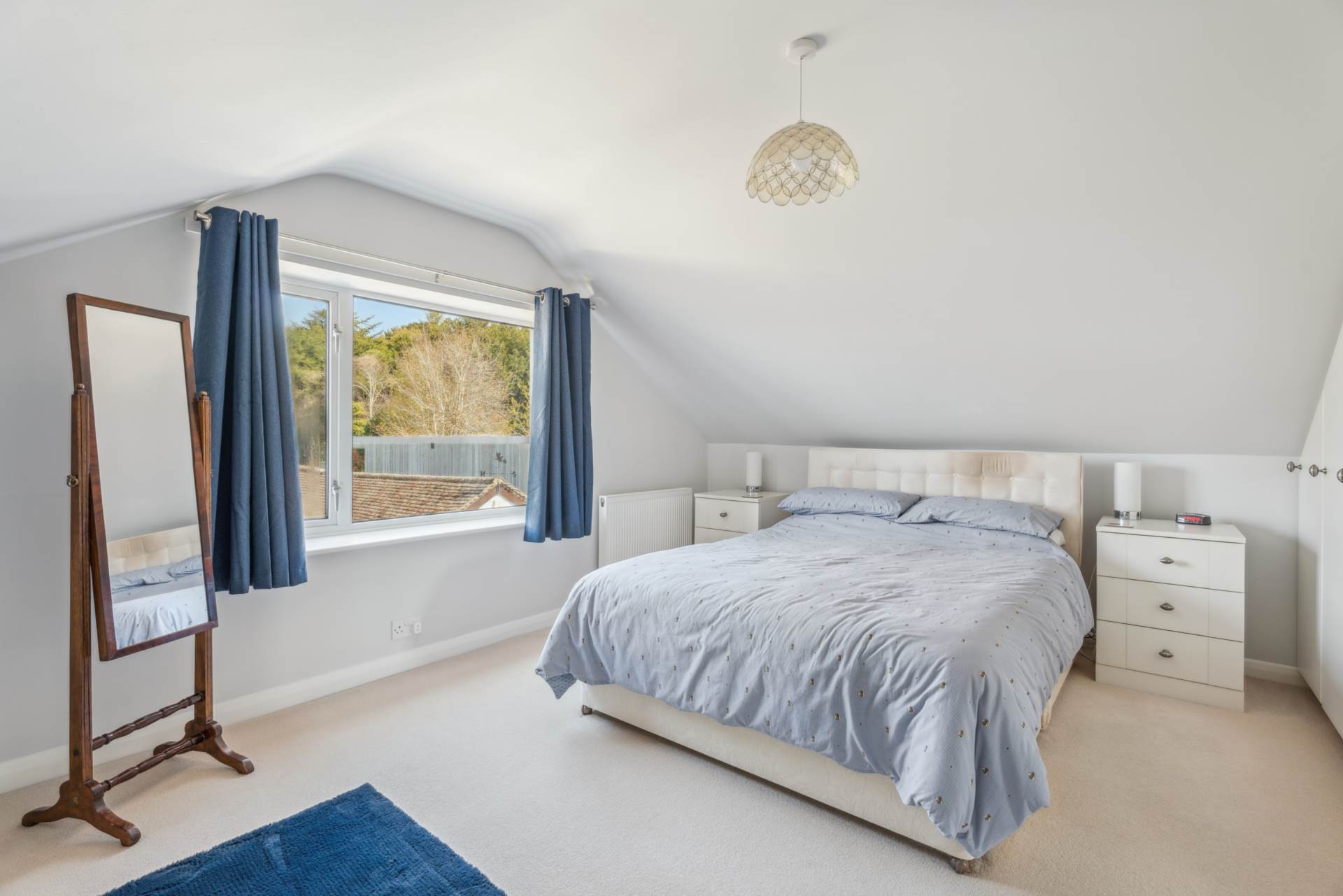 Aston Clinton, Image 13