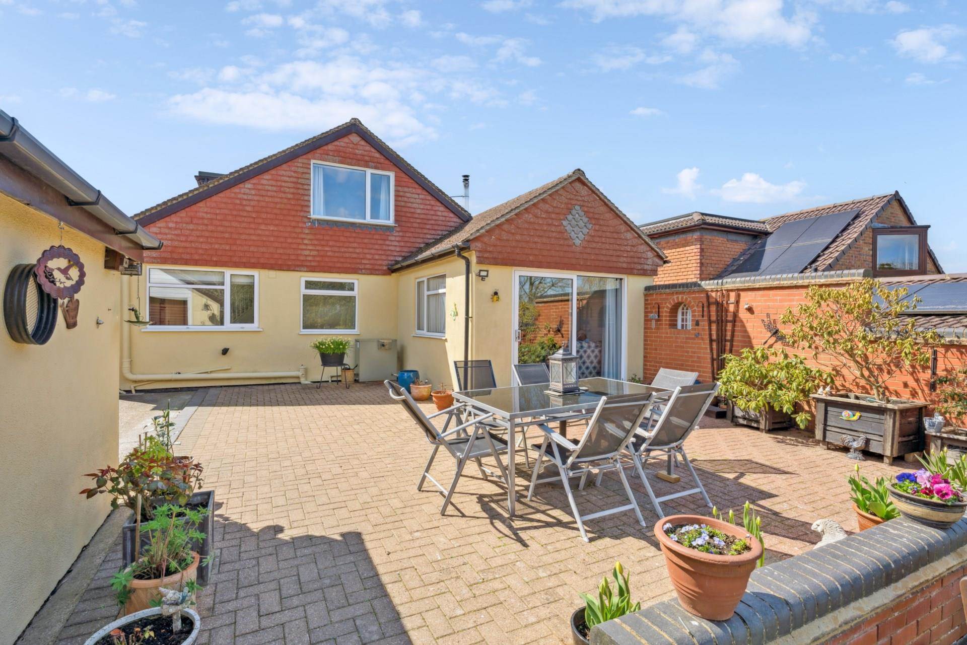 Aston Clinton, Image 18