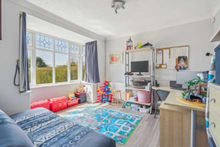 Aston Clinton, Image 10