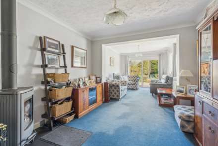Aston Clinton, Image 6