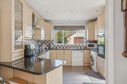 Aston Clinton, Image 8