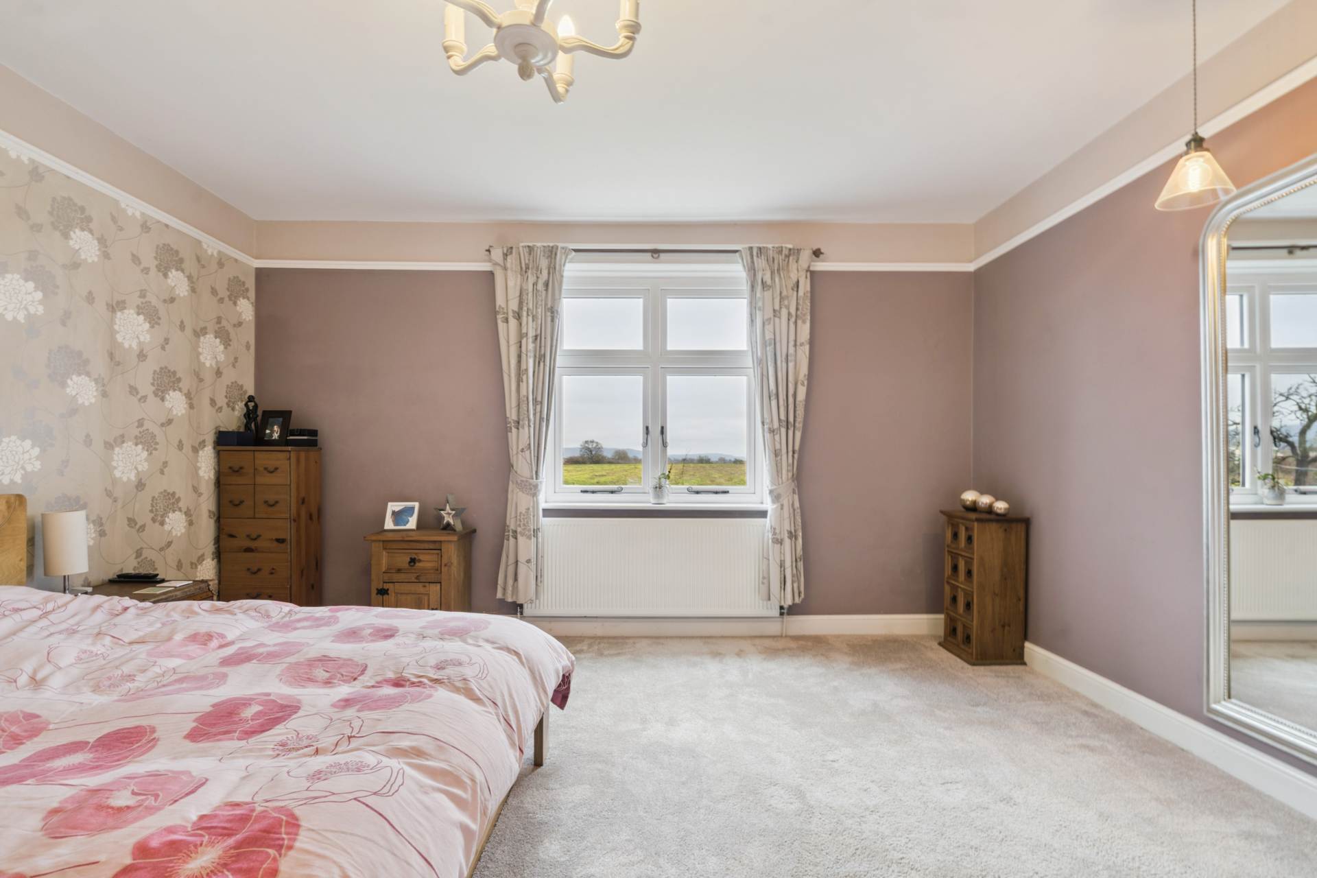 Aston Clinton, Image 13