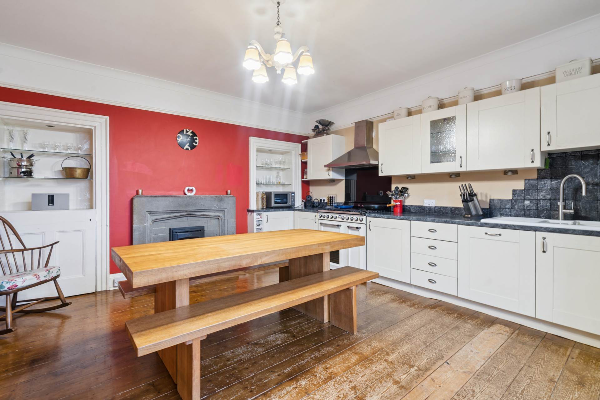 Aston Clinton, Image 8