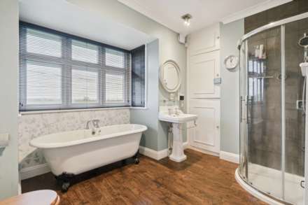 Aston Clinton, Image 15