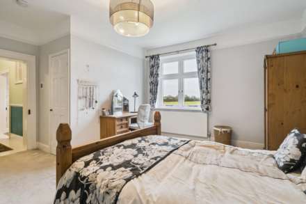 Aston Clinton, Image 18