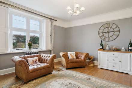 Aston Clinton, Image 7