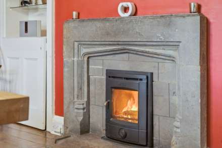 Aston Clinton, Image 9