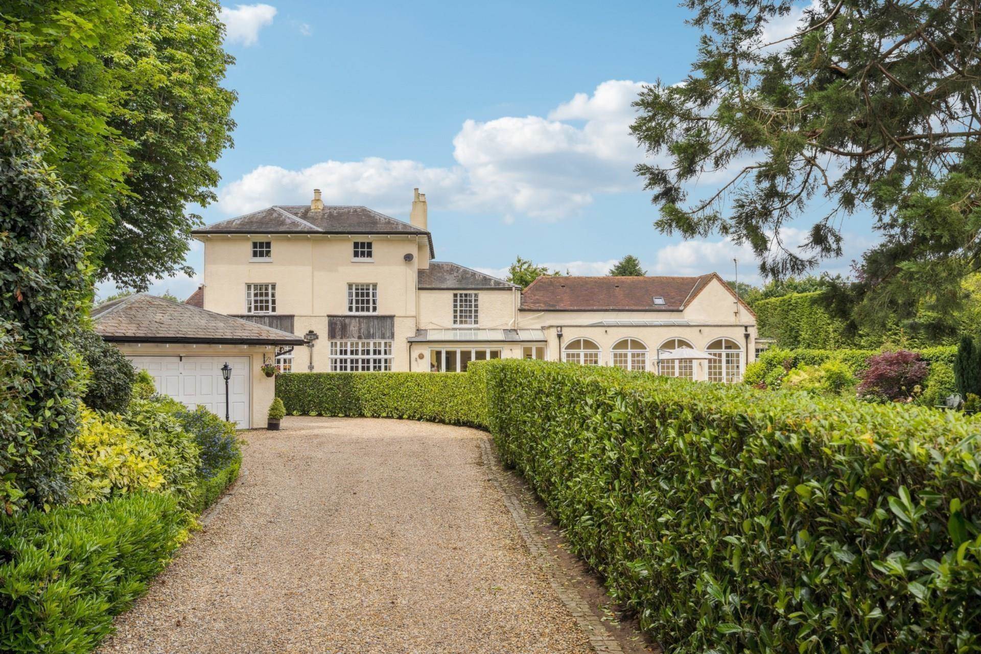 Chipperfield Road, Bovingdon, Image 1