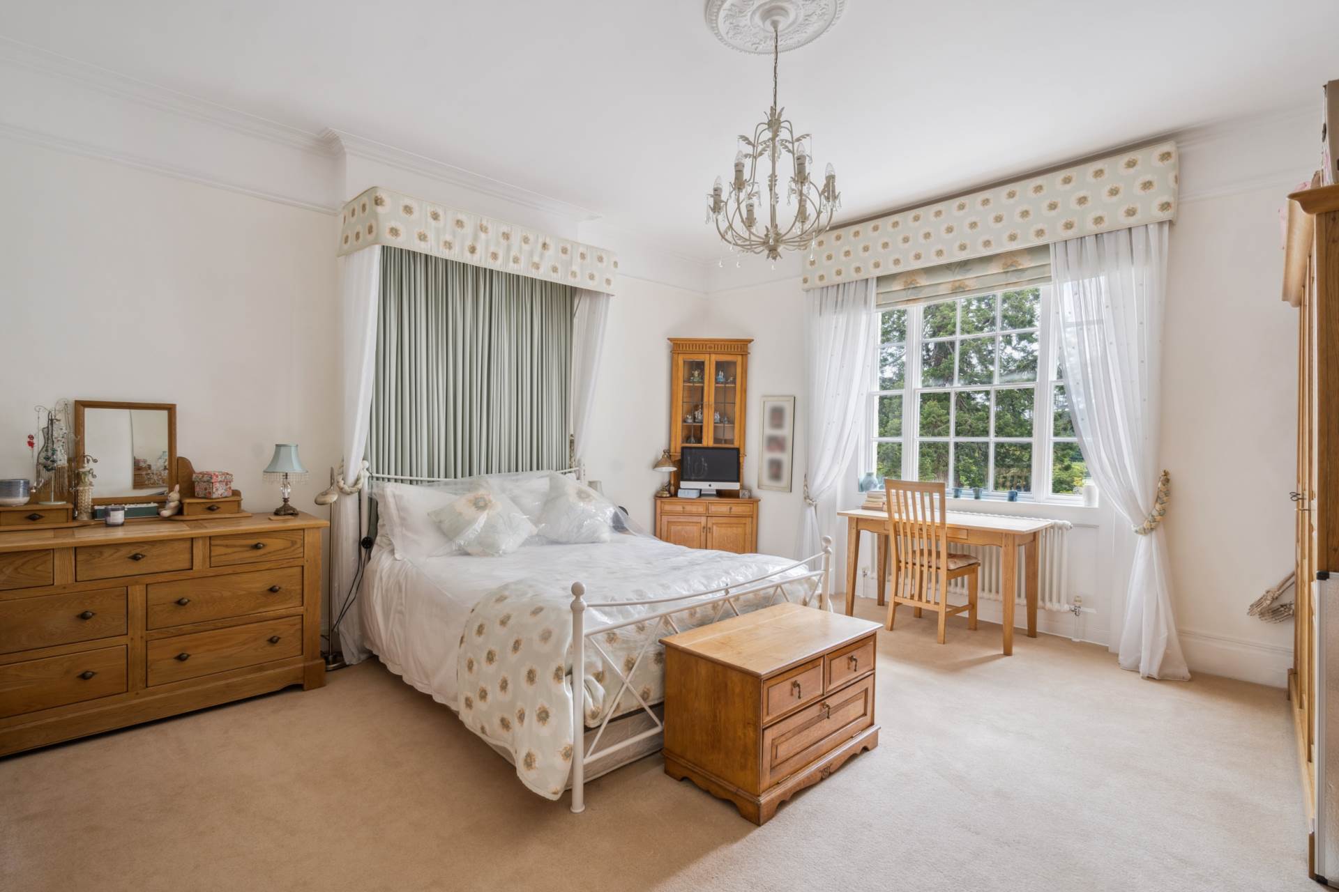 Chipperfield Road, Bovingdon, Image 28