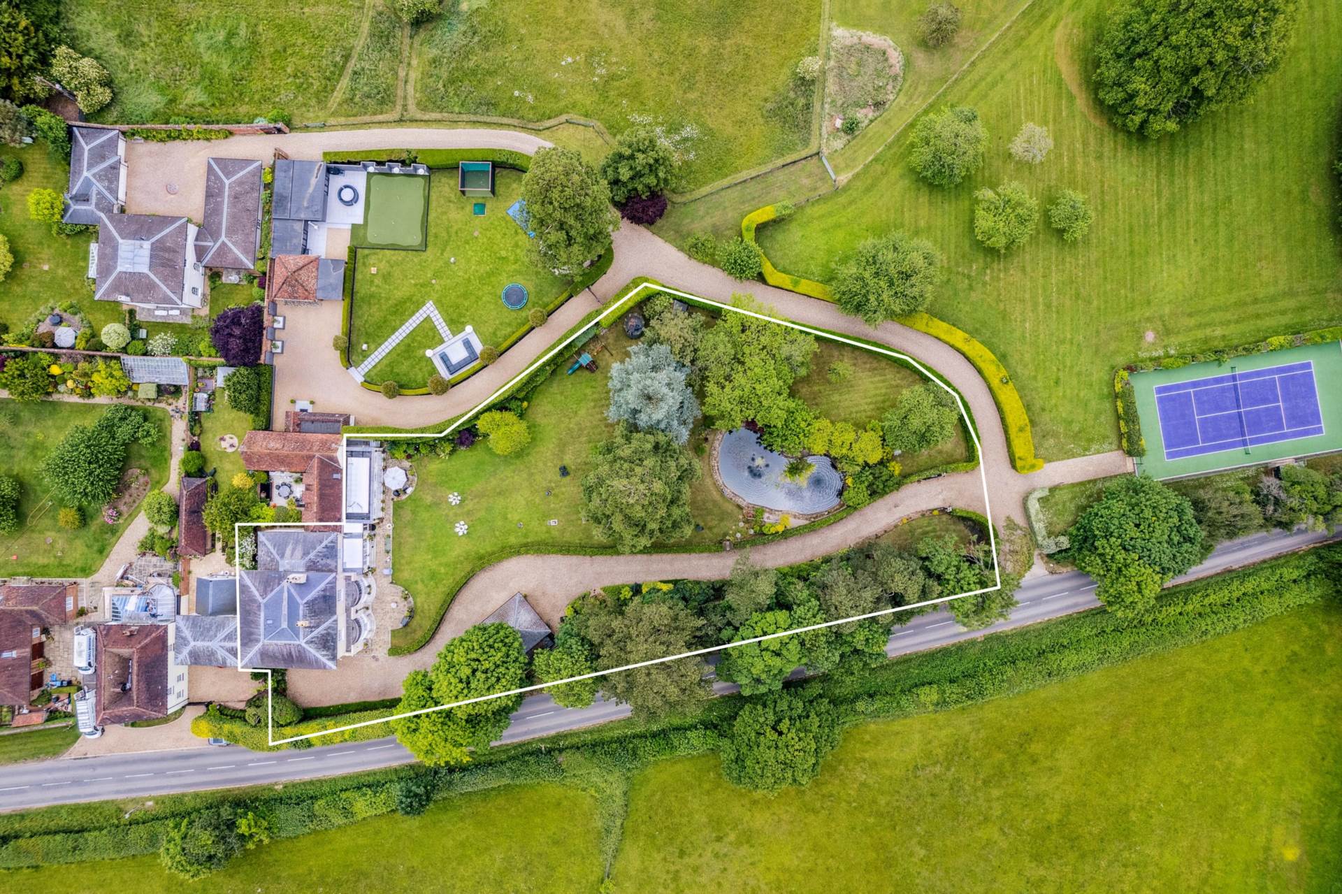 Chipperfield Road, Bovingdon, Image 5
