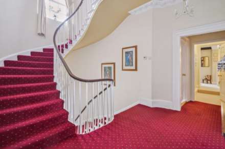 Chipperfield Road, Bovingdon, Image 24