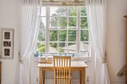 Chipperfield Road, Bovingdon, Image 29