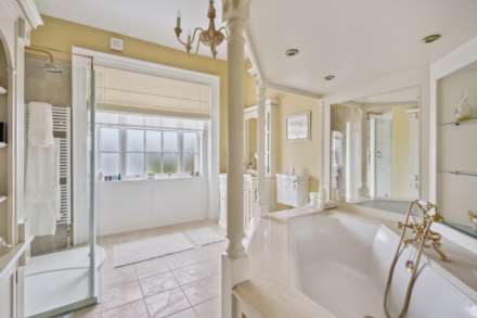 Chipperfield Road, Bovingdon, Image 30