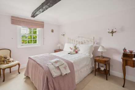 Chipperfield Road, Bovingdon, Image 32