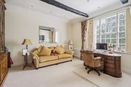 Chipperfield Road, Bovingdon, Image 33
