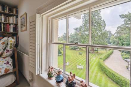 Chipperfield Road, Bovingdon, Image 39