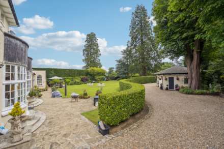 Chipperfield Road, Bovingdon, Image 42