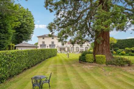 Chipperfield Road, Bovingdon, Image 44