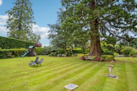 Chipperfield Road, Bovingdon, Image 47