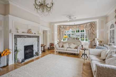 Chipperfield Road, Bovingdon, Image 9