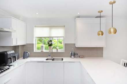 London Road, Aston Clinton, Image 8