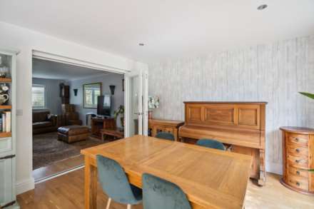 Chlitern Way, Tring, Image 10