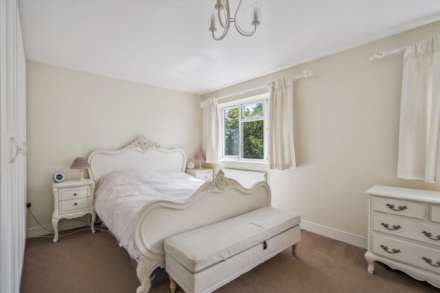 Chlitern Way, Tring, Image 13