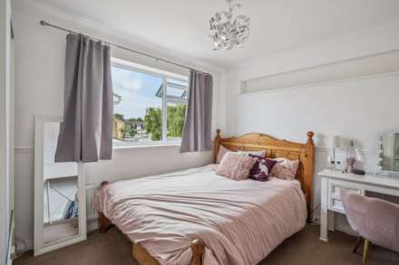 Chlitern Way, Tring, Image 16