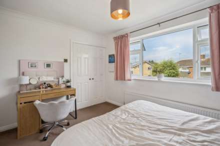 Chlitern Way, Tring, Image 17