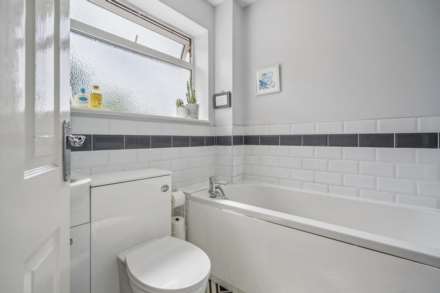 Chlitern Way, Tring, Image 21