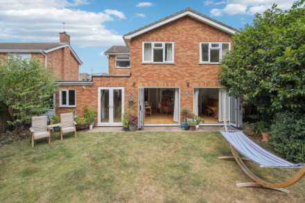 Chlitern Way, Tring, Image 25