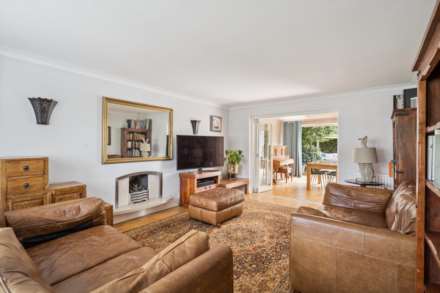 Chlitern Way, Tring, Image 4