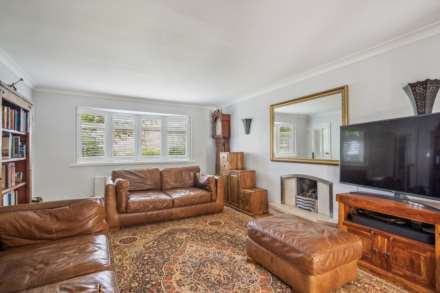Chlitern Way, Tring, Image 5