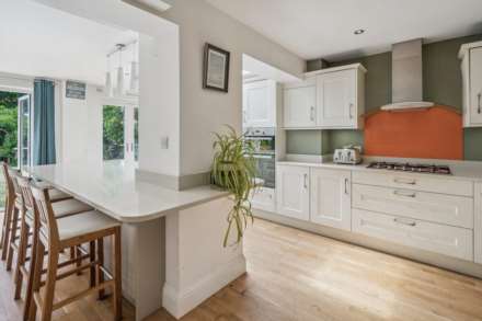 Chlitern Way, Tring, Image 6