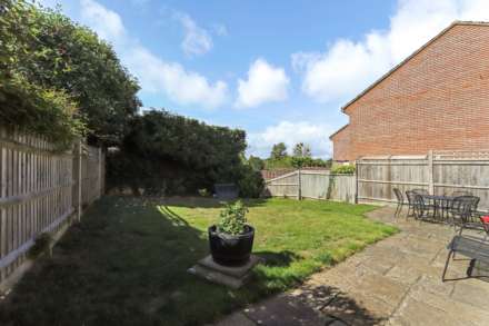 Grove Gardens, Tring, Image 20