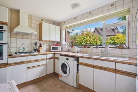 Deans Close, Tring, Image 8