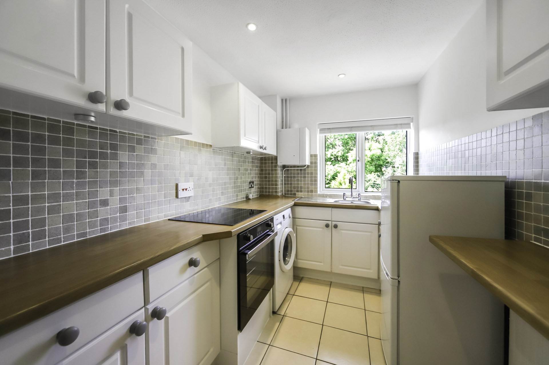 St Well Court, Berkhamsted, Image 4
