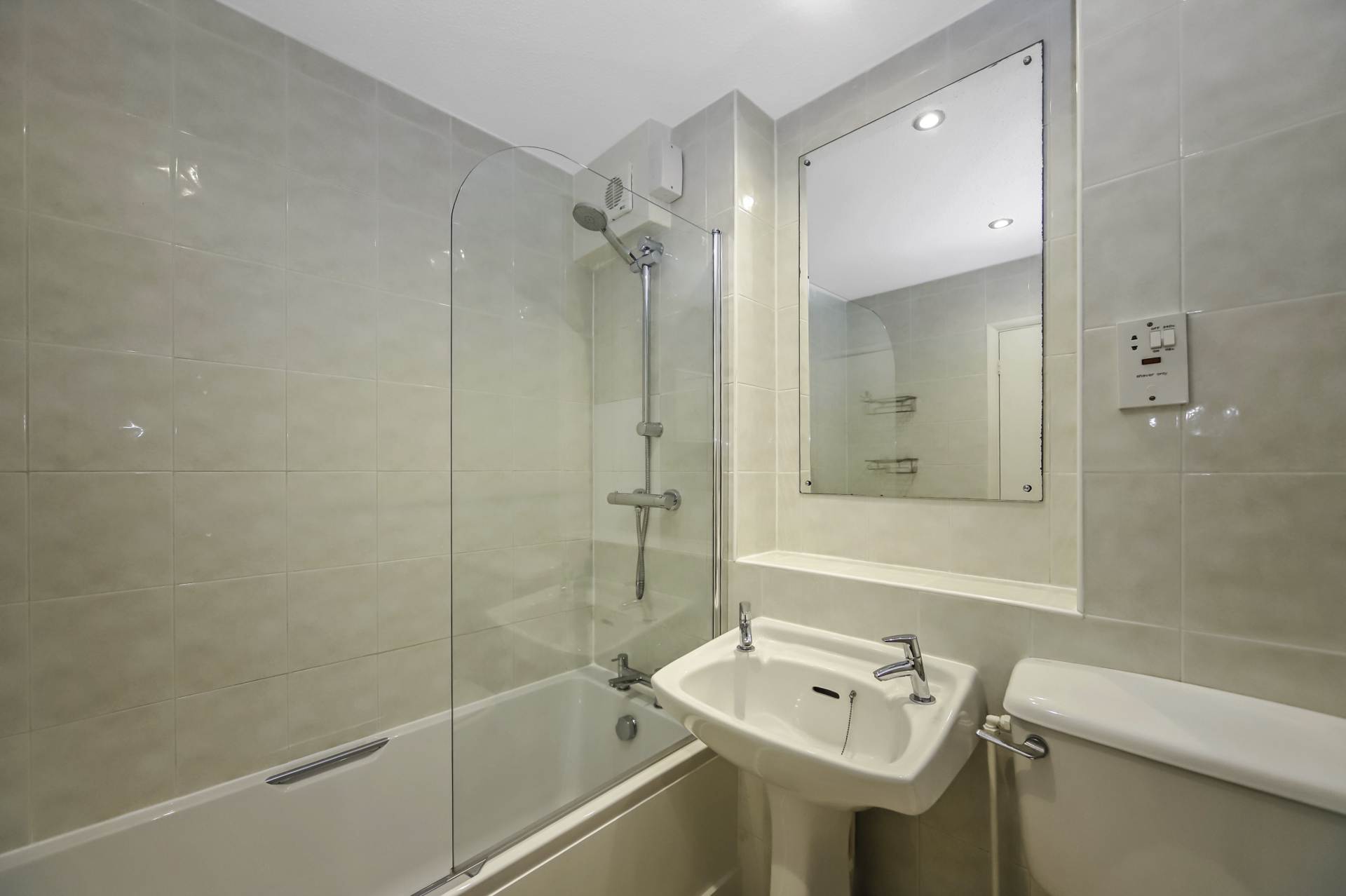 St Well Court, Berkhamsted, Image 9