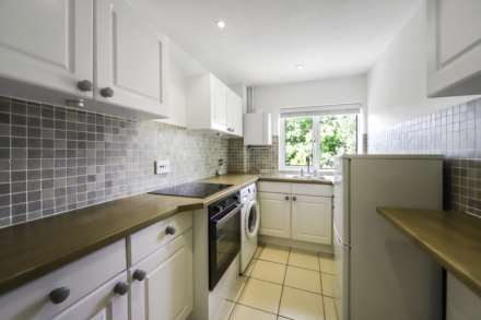 St Well Court, Berkhamsted, Image 4