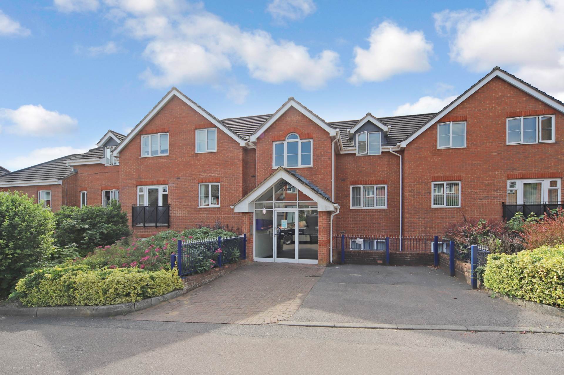Convent Court, Cobbetts Rid, Tring, Image 1