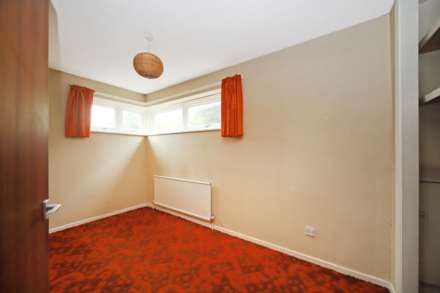 Mansion Drive, Tring, Image 13