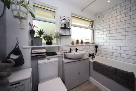 Longbridge Close, Tring, Image 17
