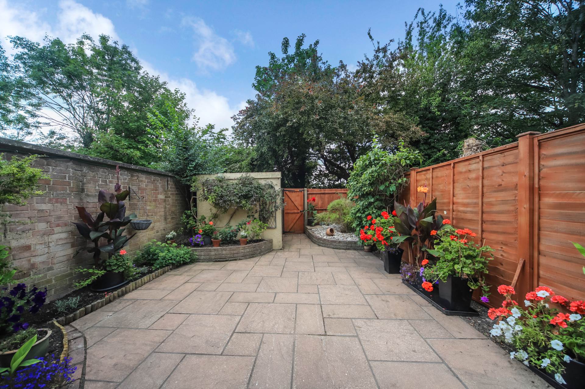 Faversham Close, Tring, Image 12